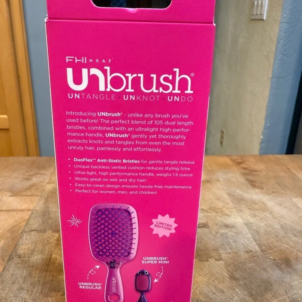 Disney Stitch Pink Detangling Hair Brush & Keychain Set UNBRUSH Christmas NEW